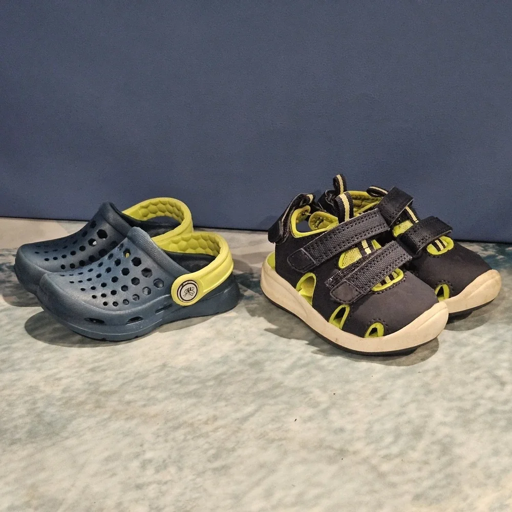 Toddler Shoe Bundle Size 4/5 Joybees Clogs Size 5 Cat & Jack Sandals